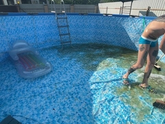 The manager discreetly filmed how he pulverizes a lad on the street - 396