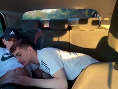 Homo deep-throating in truck outdoor