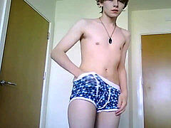 lad wanking on webcam