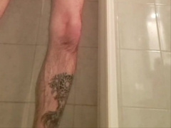 Pipì prima di farmi la doccia!