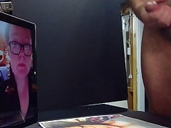 Cum tribute watching Lauren finger gag
