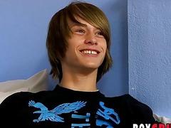 Dashing twink teases with his skinny body and jerks off