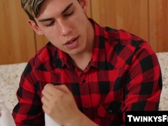 TwinkysFeet.com - Twink sucks his boyfriends toes before being barebacked and fucked hard