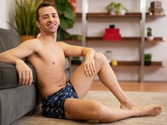 Slim beauty Curtis Reid enjoying a solo experience