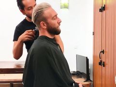 Aitor Fornik's Try To Give A Trim To His BF Manuel Scalco Gets Interrupted By A Pulled Out Dick - Reality Dudes