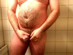 Uhri enjoys a relaxing shower and grooming session