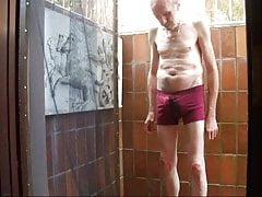 In die Hose gepieselt und abgespritzt