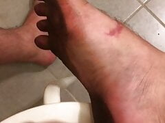 Another cum on my dirty feet