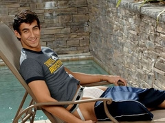 Jeremy Fox strokes the cock and looks hot as fuck