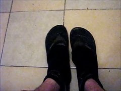 Smell my stinky gym socks and sexy feet