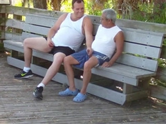 Gordito se la mete a abuelo en publico 5