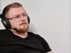 I got naughty whilst gaming! CUM SHOT!