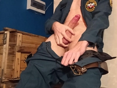 fellow wanking off on boxes