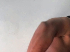 Me quedo solo en casa y me saco la leche