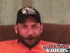 Hunky tattooed and muscular amateur masturbates and cums