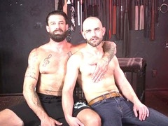 Smacking, in english, beards