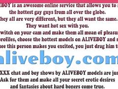pretty boy from Italia masturbates in the bathtub