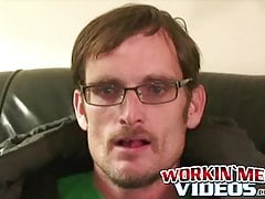 Glasses wearing amateur dude masturbates for our pleasure