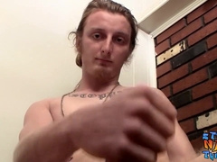 Inked hetero thug Kenneth Slayer wanks and shoots a load