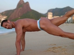 Straight guy Tiggr sucks me off