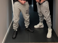 2 men fapped off and jizz a bunch