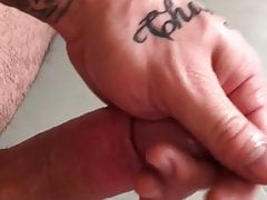 Canadian muscle hunk jerk off & cum