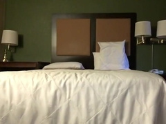 Viene un hipster y le da por el culo sin mas