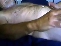 Bearded Dad Faps and Shoots a Flow