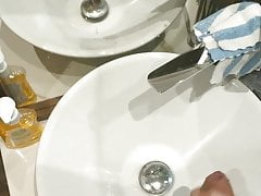 MIRROR JERK. Crazy sounding bath cumshot big fat uncut dick