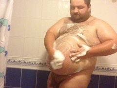 Chubby bear shower clip