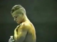 Dick vs Dennis, iag