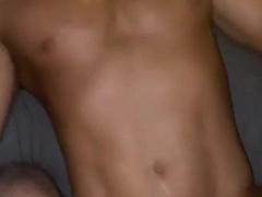 MUSCLE FELLOW GUZZLE A GIGANTIC BLAST - 4GAYFANS: THEGRANDEE