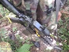 Abundante ball butter de militar colombiano en el suelo, ¿quieres tomarlo?