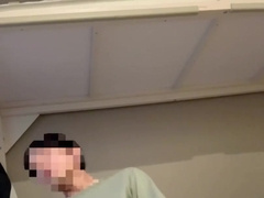 タ系大学生がデカチンを扱いて射精する