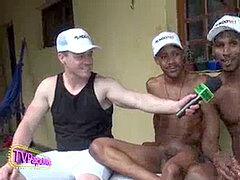 #PAPOHOT - Entrevista com o elenco do filme de sexo grupal do MundoMais de aniversário - Parte two (Final) Nosso Twitter: @TVPapoMix