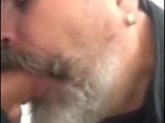 Amateur Russe Saugt Gerne gives a hot homemade blowjob & takes a hot load in tribute to lover