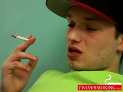 Intoxicatingly sensual smoke with mouthfucking session