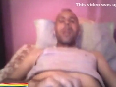 IRAQUI SEXY SE PAJEA JUEGA CON SU CULO Y SE CORRE PARA MI JUGANDO EN LA CAM