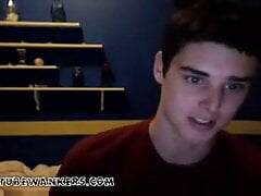 Beautiful twink on webcam whit big dick