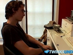 Good looking backdoor bandit in underpants masturbates solo