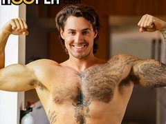 Muscular bear Scotty Fungo plays with himself