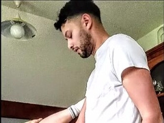 Stiff-core Mover Can't Fight back the Chance to Shag a Firm Man