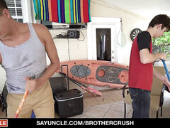 Gay teen (18+), senza preservativo, gay cum