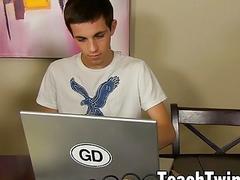 Chubby stud servicing twinks tight holes