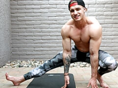 Big buff dude Jonny Pitt jerking his penis for the camera