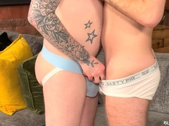 Impressive Spin No Condom Porking Inbetween 2 Kinky Boys