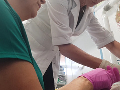 Professional doctor - Changing the catheter