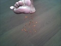 barefoot on thumbtacks - scalzo sulle puntine