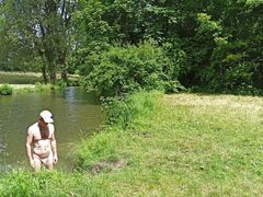 Public pee in the park