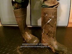wank in work wear and used rubber boots